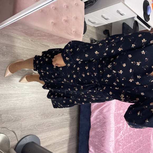 Navy Blue floral dress. Made in Korea - Picture 4 of 10